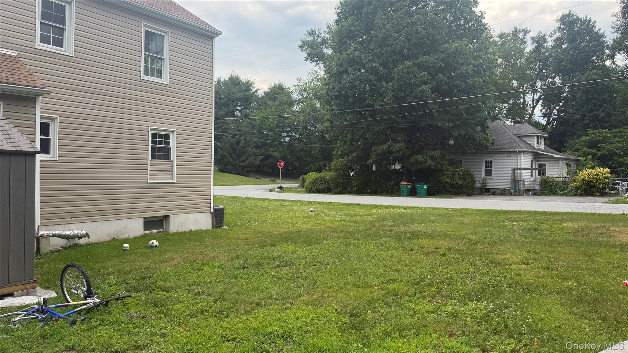 17 De Garmo Road Poughkeepsie, NY 12603 - Photo 5 of 30