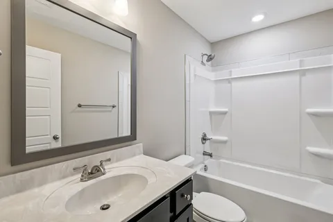 $319,400 | 326 Cardinal Crk Drive, Clarksville, TN 37040