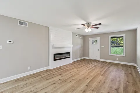 $319,400 | 326 Cardinal Crk Drive, Clarksville, TN 37040