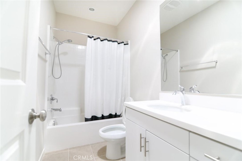 101 Tallowood Irvine, CA 92620 - Photo 11 of 17