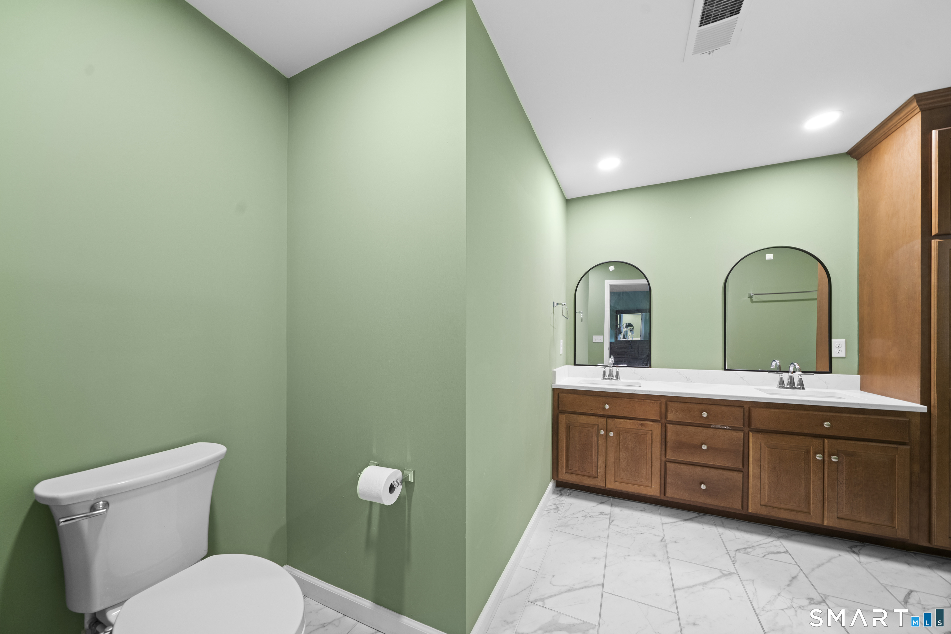 15 3rd Street Windsor Locks, CT 06096 - Photo 16 of 30 Primary Ensuite Bath