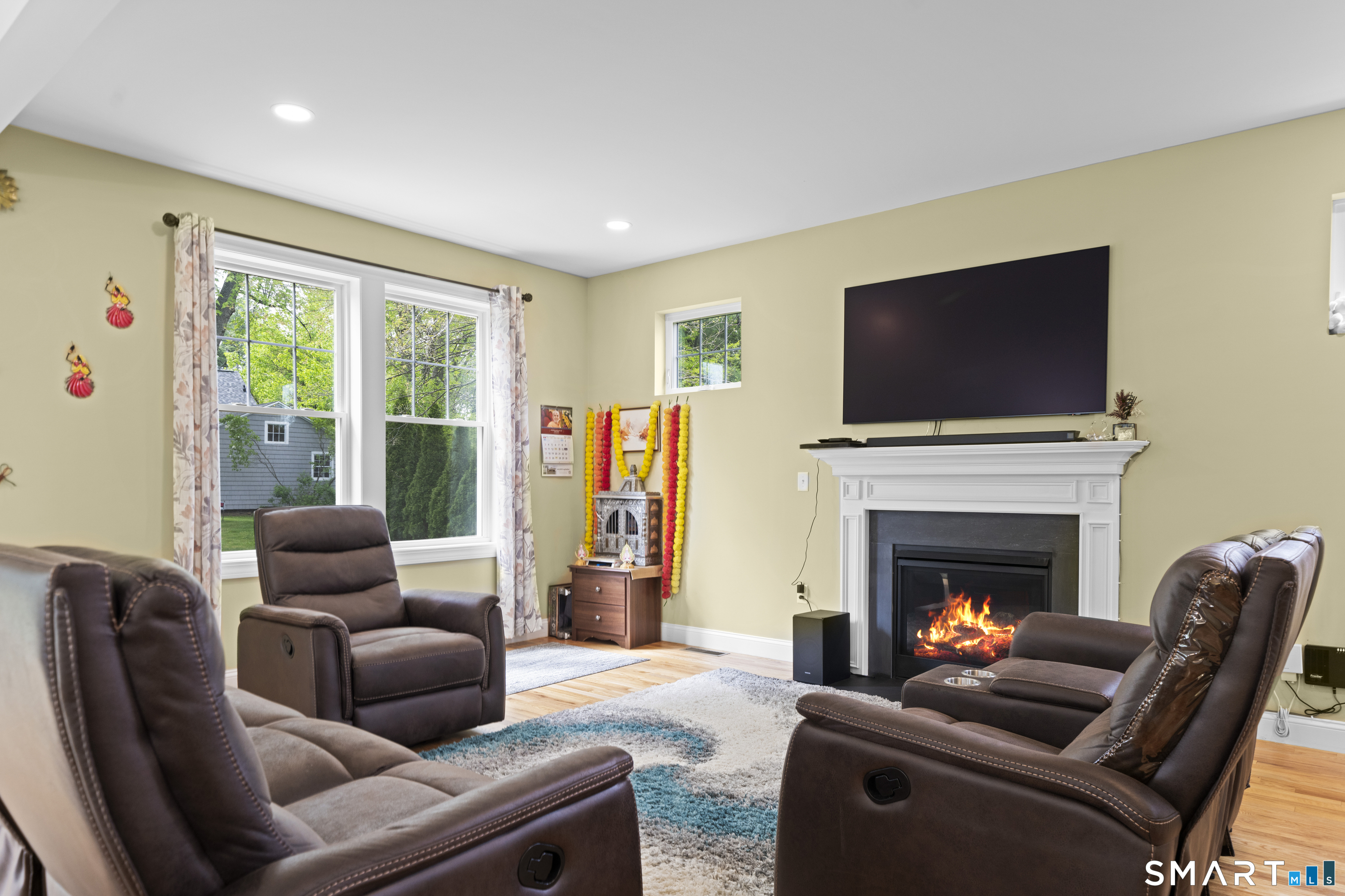 15 3rd Street Windsor Locks, CT 06096 - Photo 10 of 30 Gaas Fireplace