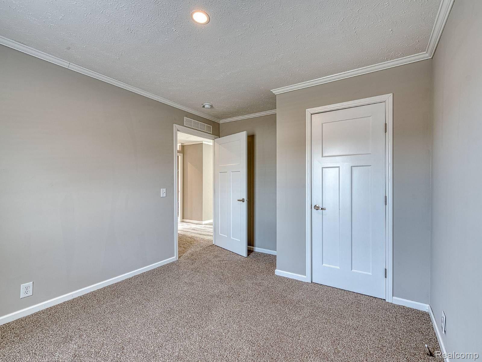 33151 Fort Road Rockwood, MI 48173 - Photo 17 of 24 Gallery Image 17