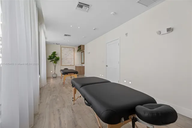 $3,676 | 4 North Federal Highway, Unit 555, Dania Beach, FL 33004