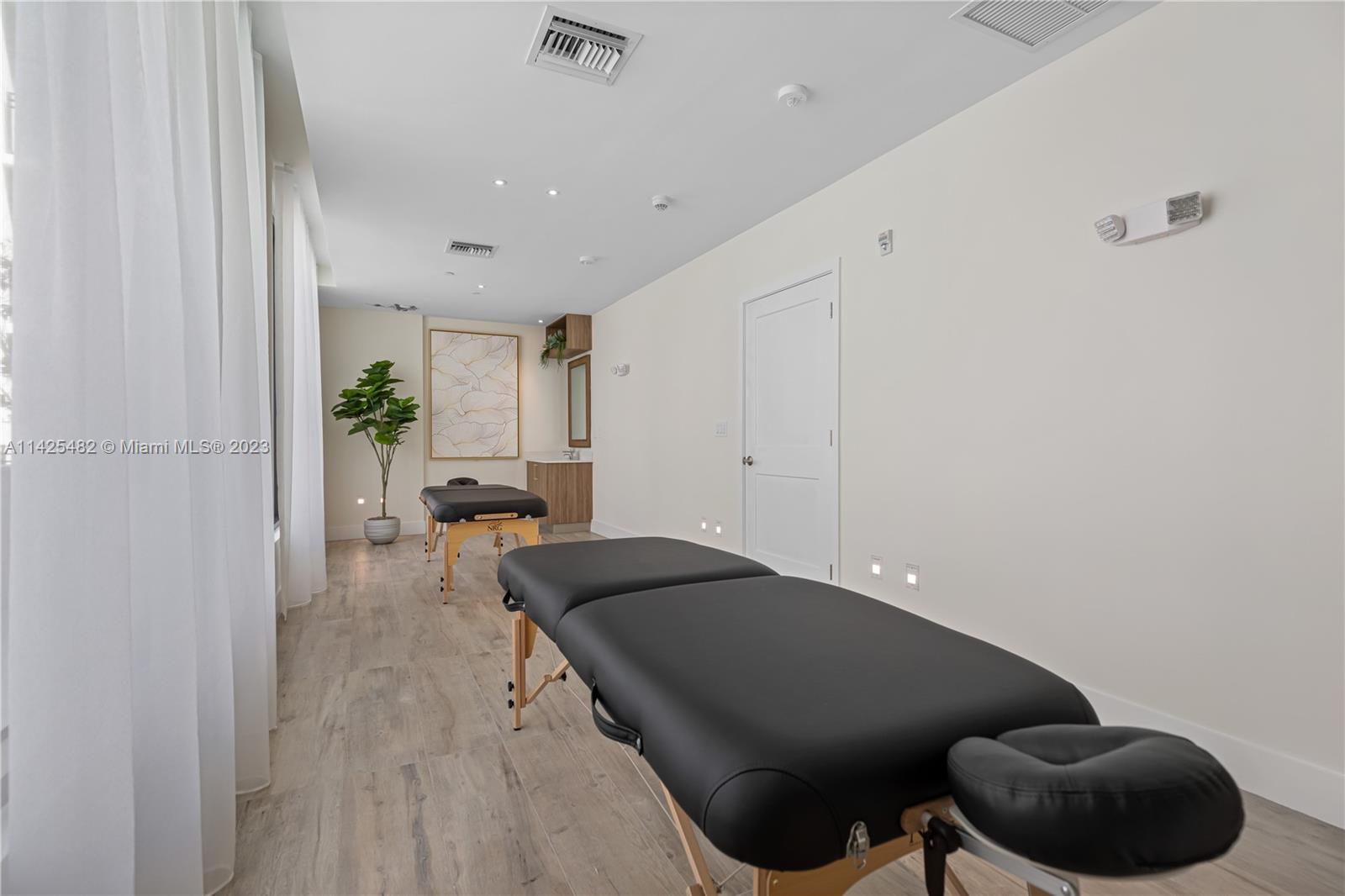 4 North Federal Highway, Unit 555 Dania Beach, FL 33004 - Photo 19 of 39