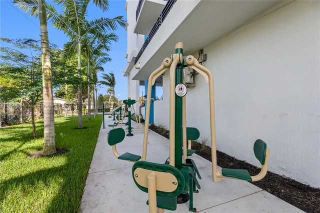 $3,676 | 4 North Federal Highway, Unit 555, Dania Beach, FL 33004