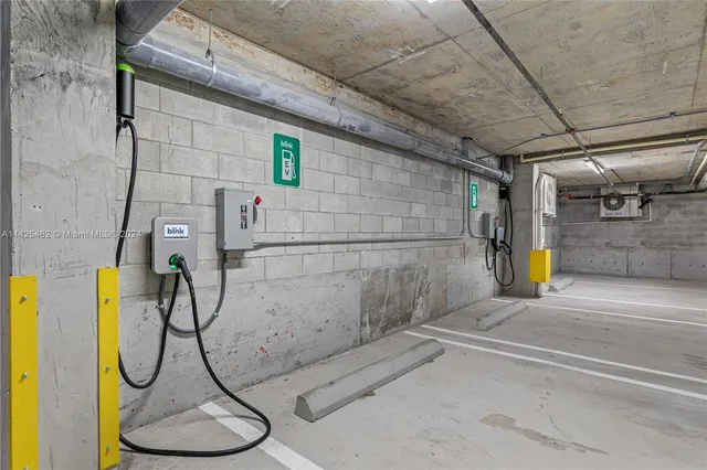 $3,676 | 4 North Federal Highway, Unit 555, Dania Beach, FL 33004