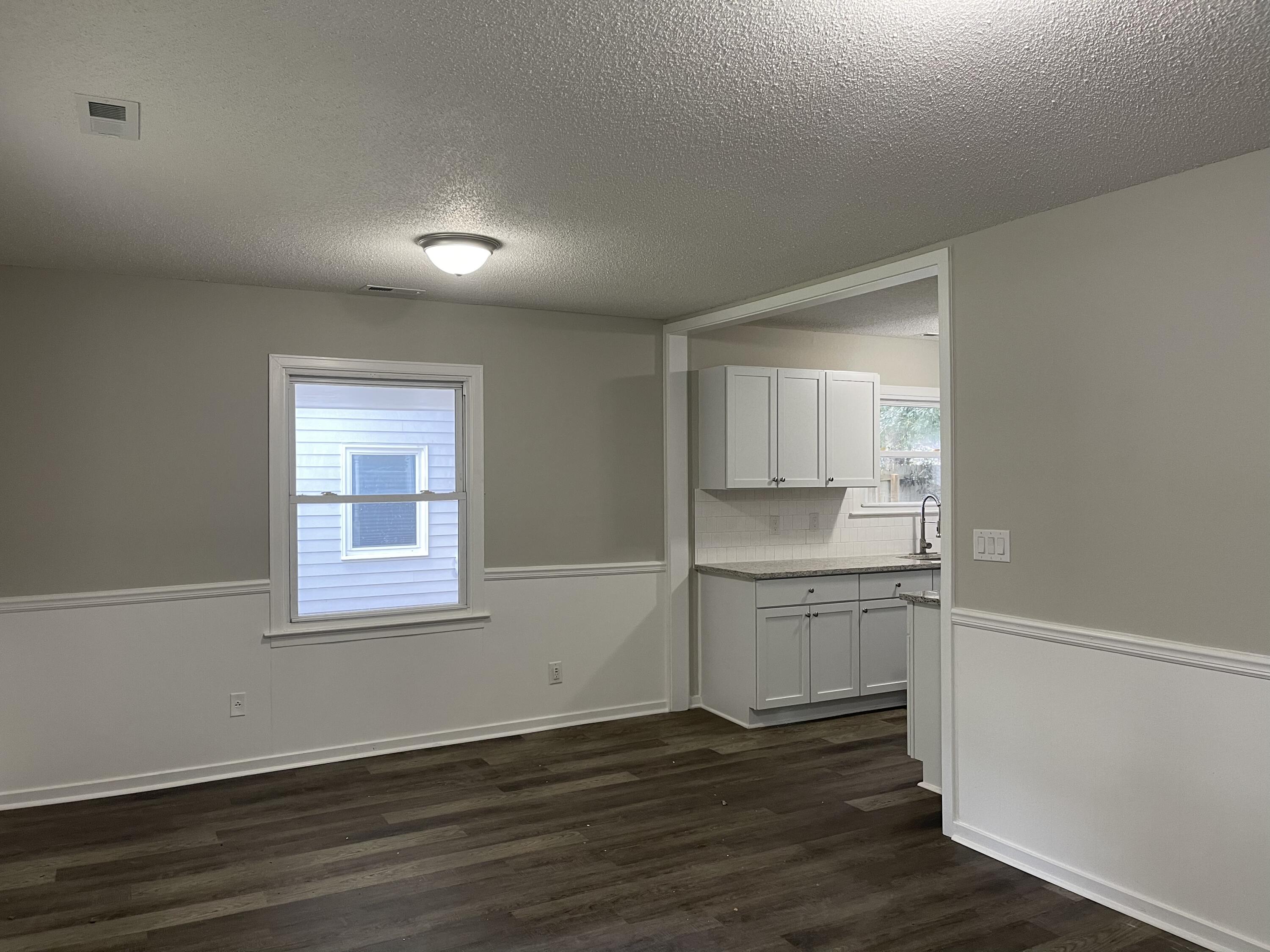 1206 Hawthorne Road Hanahan, SC 29410 - Photo 2 of 10 AF5C093D-1101-4A97-8B42-2224EA2AEB29