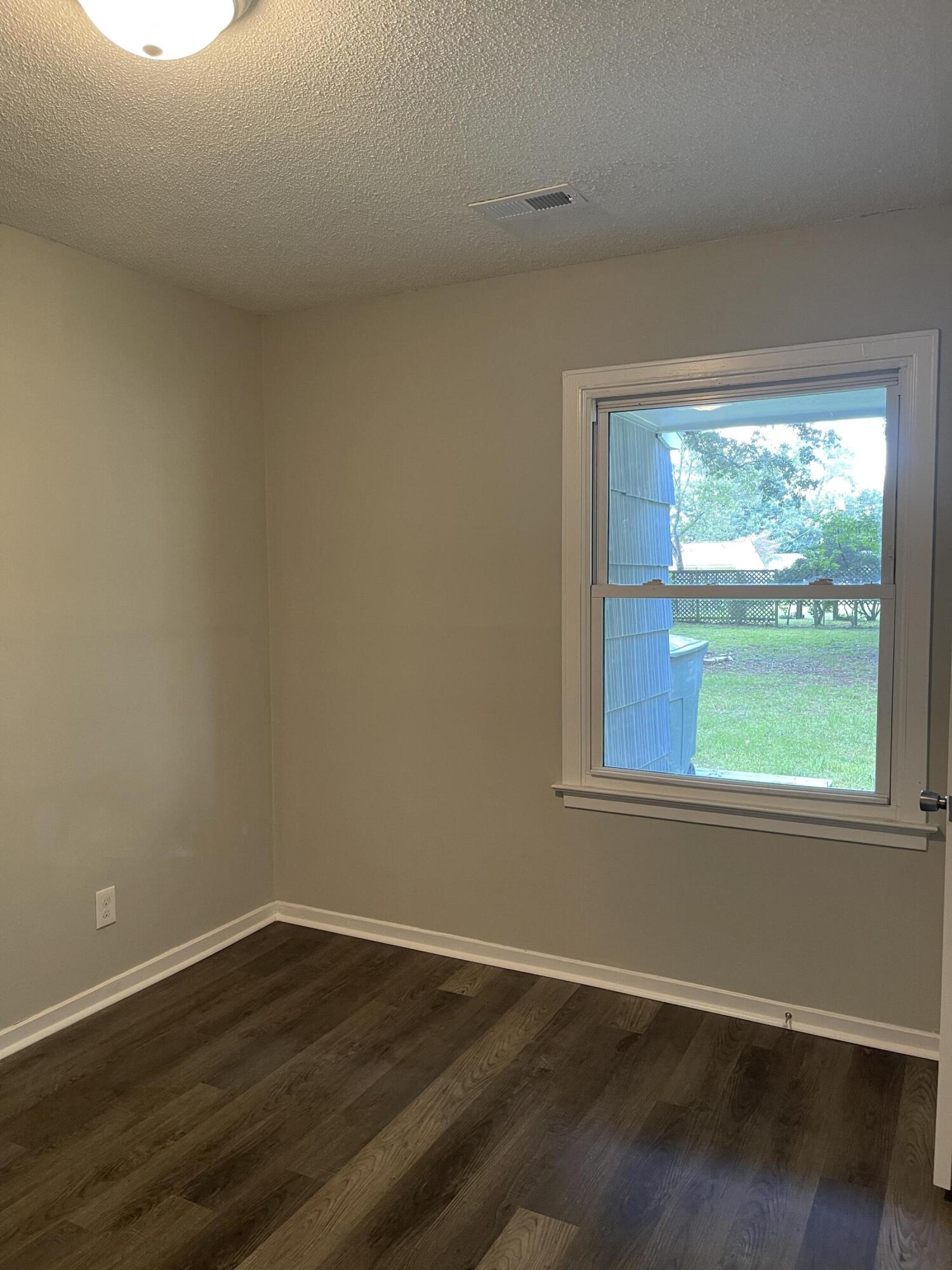 1206 Hawthorne Road Hanahan, SC 29410 - Photo 4 of 10 1C7BB3D3-1BFA-4239-813D-3740E57CA7F9