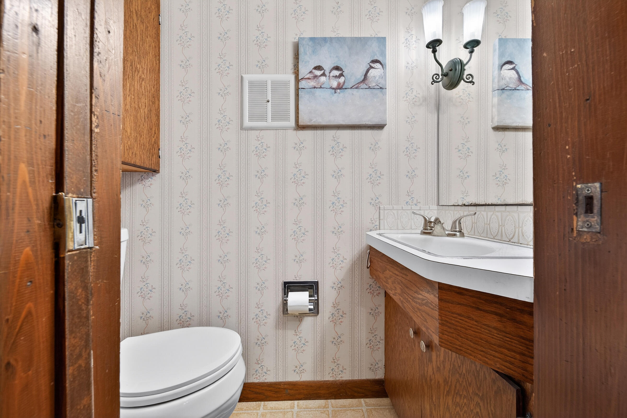 713 West Lawn Avenue Racine, WI 53405 - Photo 5 of 29 Downstairs bathroom