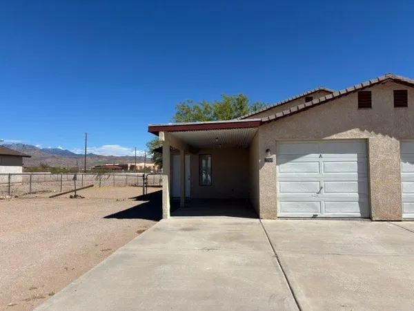 $1,300 | 2700 West Shauna Drive, Golden Valley, AZ 86413