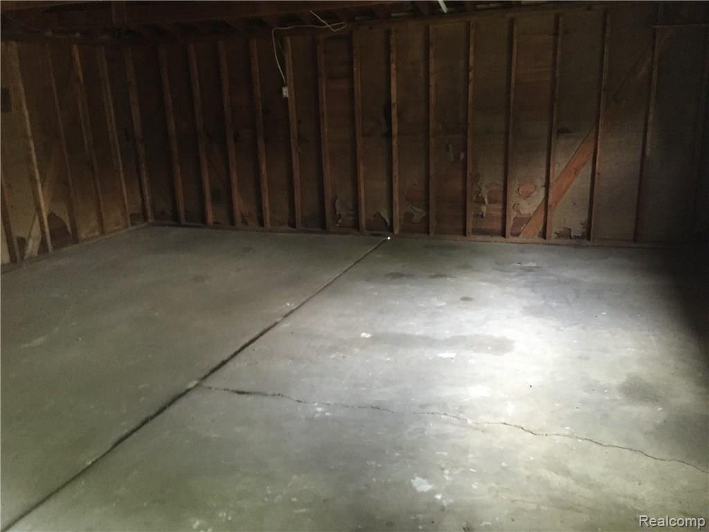 243 West Kennett Road Pontiac, MI 48340 - Photo 30 of 30 IMG_5820.JPG
