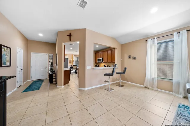 $2,095 | 11830 Elijah Stapp, San Antonio, TX 78253