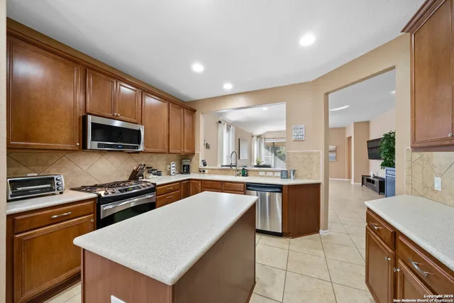 $2,095 | 11830 Elijah Stapp, San Antonio, TX 78253