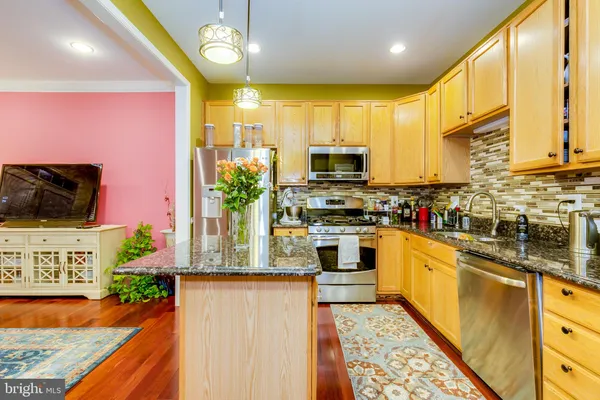 $3,300 | 13665 St Johns Wood Place, Herndon, VA 20171
