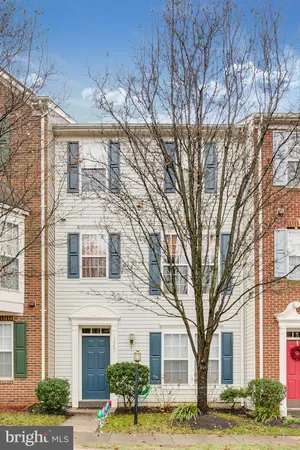 $3,300 | 13665 St Johns Wood Place, Herndon, VA 20171