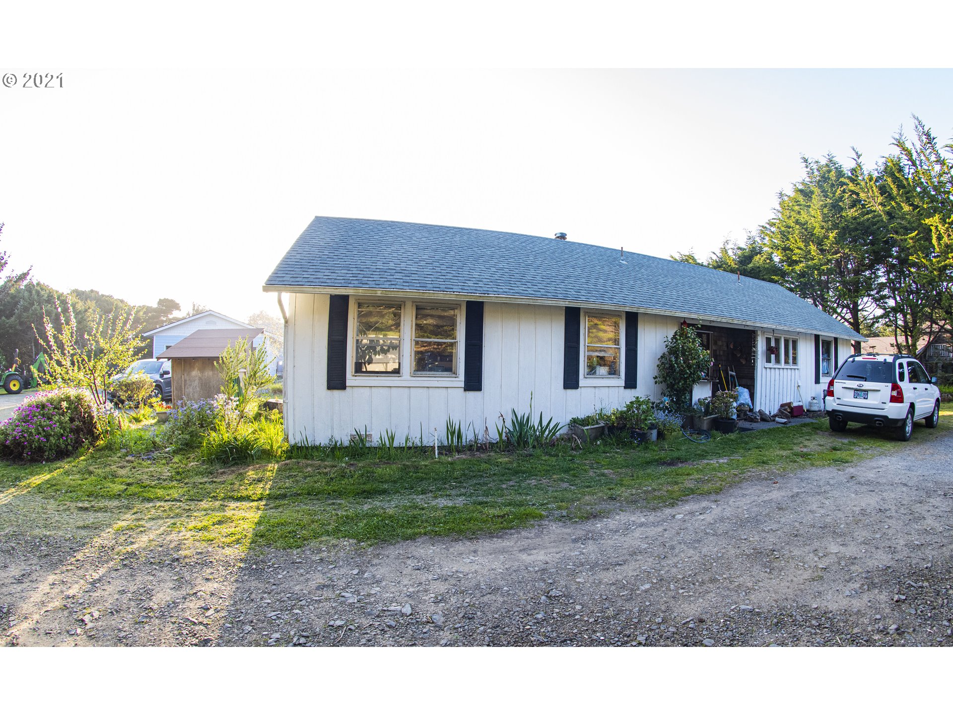 33982 Ophir Road Gold Beach, OR 97444 - Photo 17 of 20 Gallery Image 17
