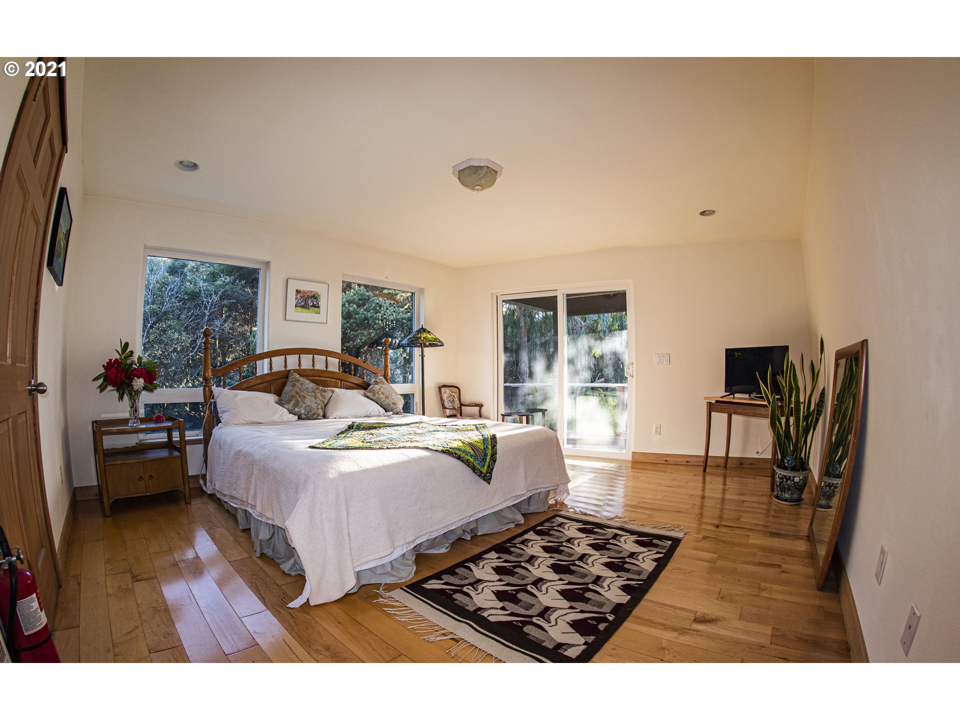 33982 Ophir Road Gold Beach, OR 97444 - Photo 5 of 20 Gallery Image 5