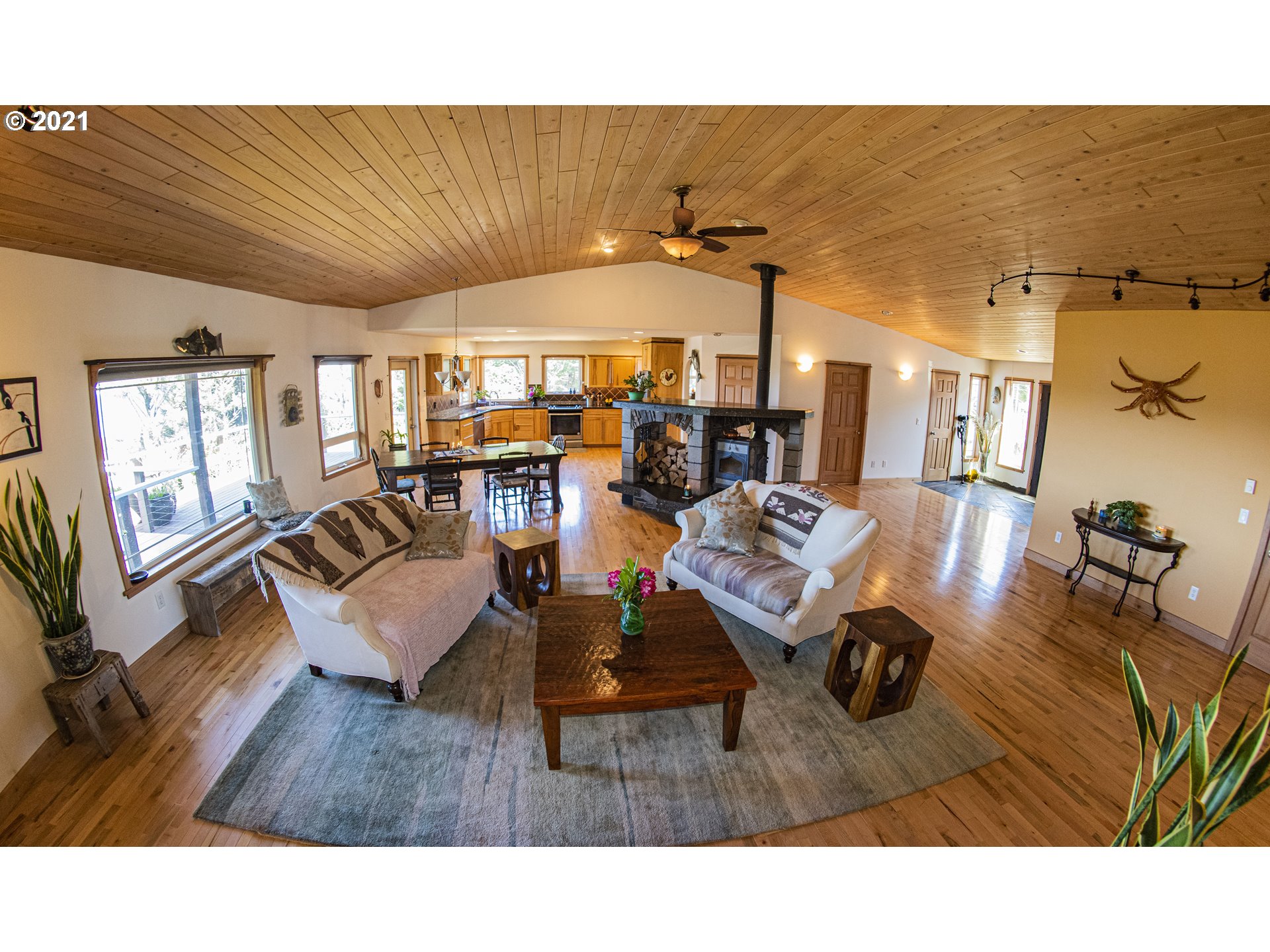 33982 Ophir Road Gold Beach, OR 97444 - Photo 9 of 20 Gallery Image 9