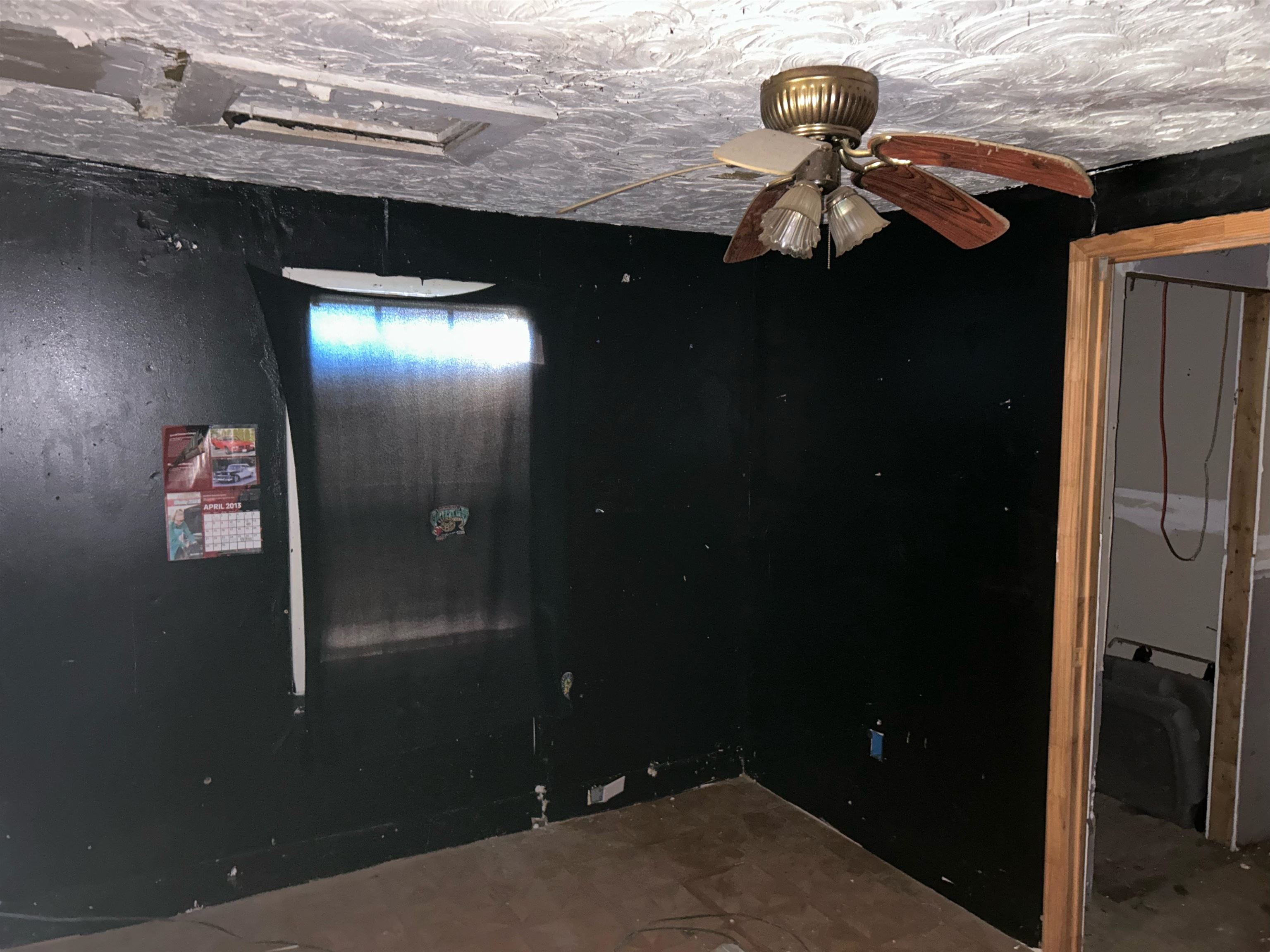 1701 Harrison Street Memphis, TN 38108 - Photo 6 of 12 a view of a elevator