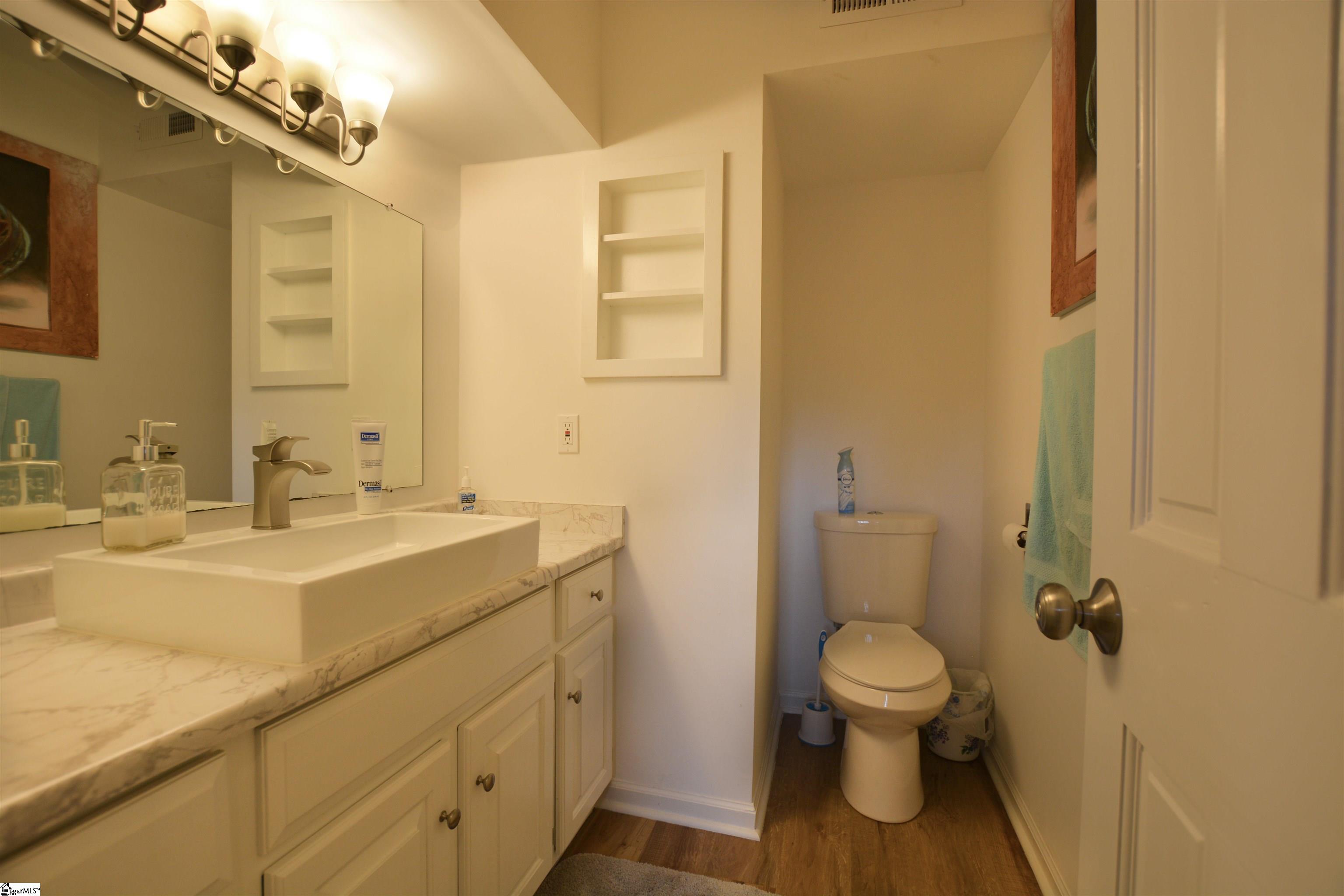 905 Brooks Road Mauldin, SC 29662 - Photo 15 of 36 Gallery Image 15