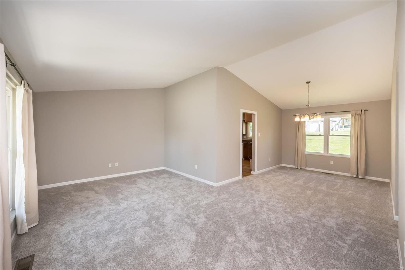 2149 Olde Winery Road St. Louis, MO 63129 - Photo 3 of 23