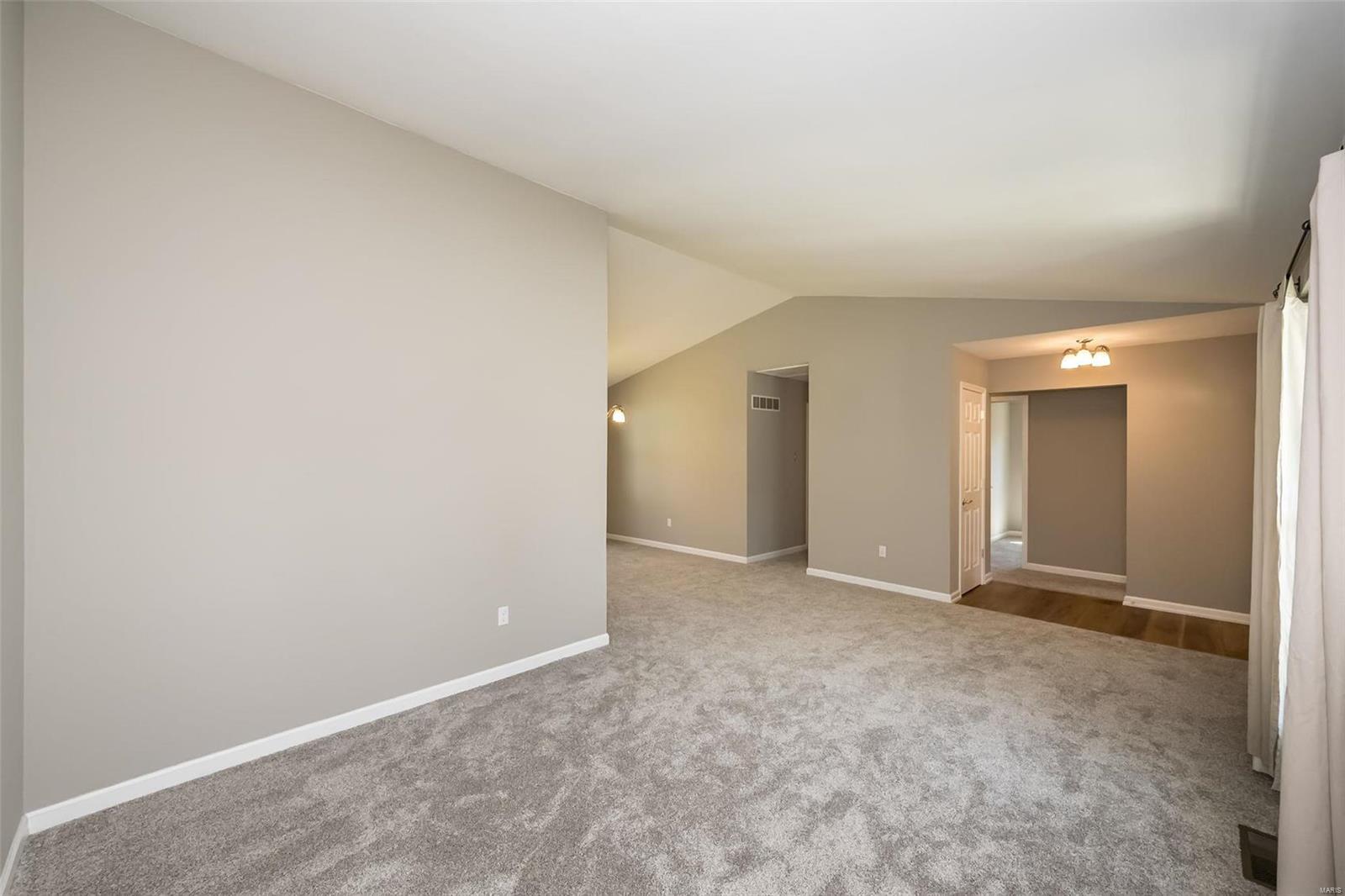 2149 Olde Winery Road St. Louis, MO 63129 - Photo 4 of 23