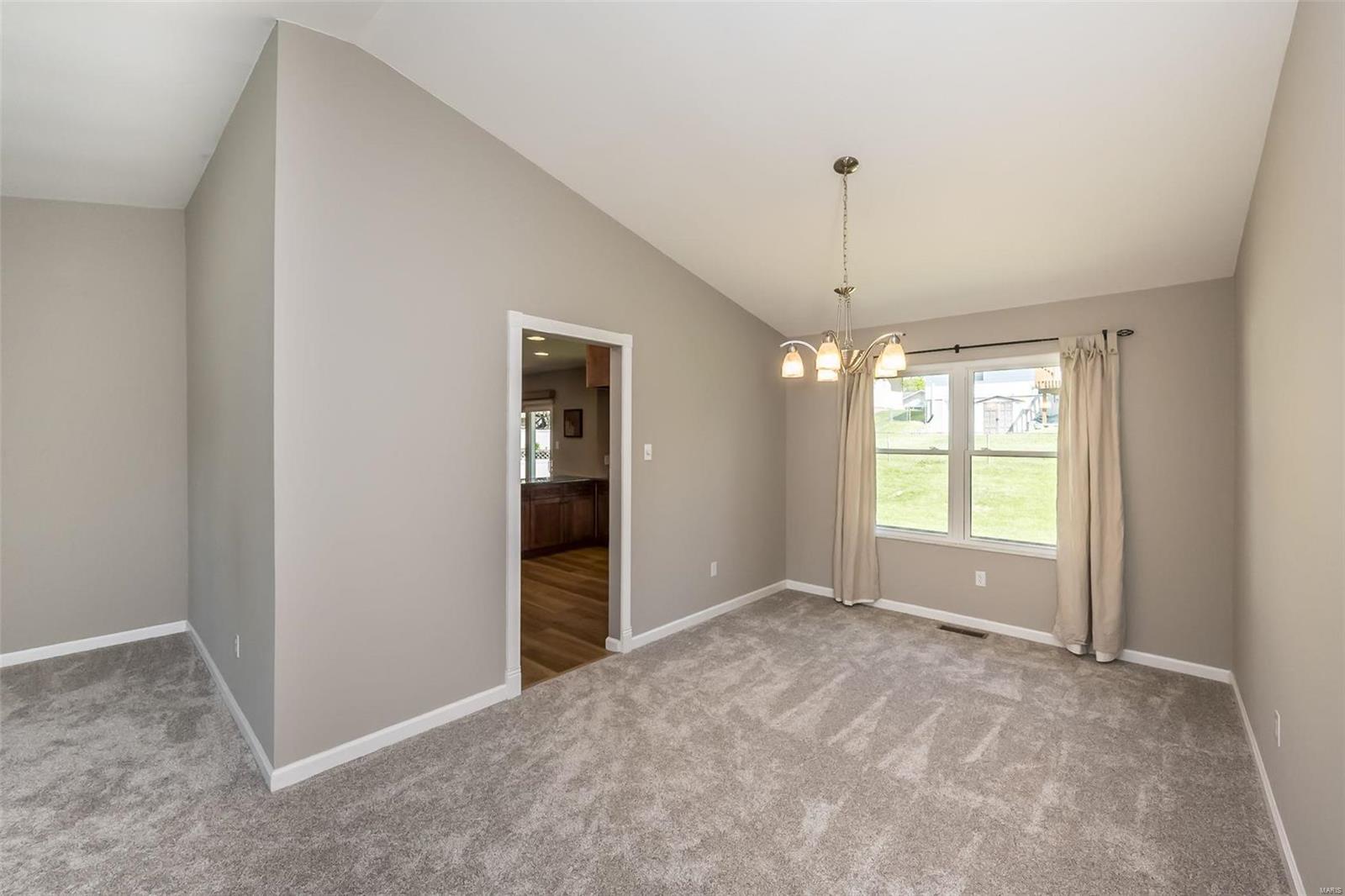 2149 Olde Winery Road St. Louis, MO 63129 - Photo 5 of 23