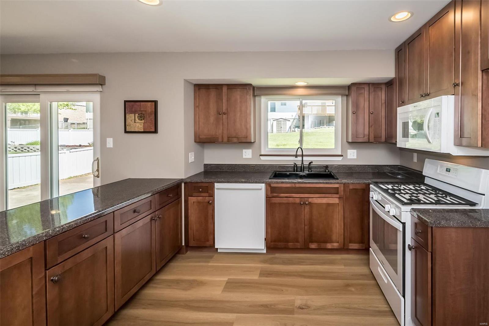 2149 Olde Winery Road St. Louis, MO 63129 - Photo 6 of 23