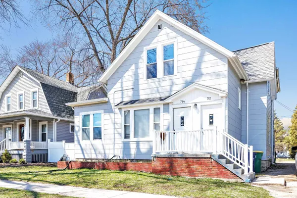 $299,900 | 712 South Maple Avenue, Green Bay, WI 54304
