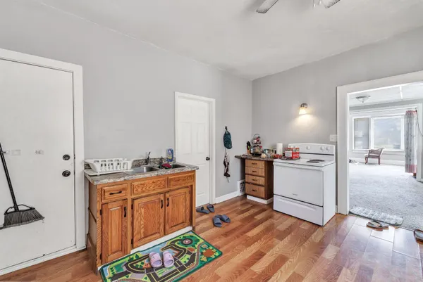 $299,900 | 712 South Maple Avenue, Green Bay, WI 54304