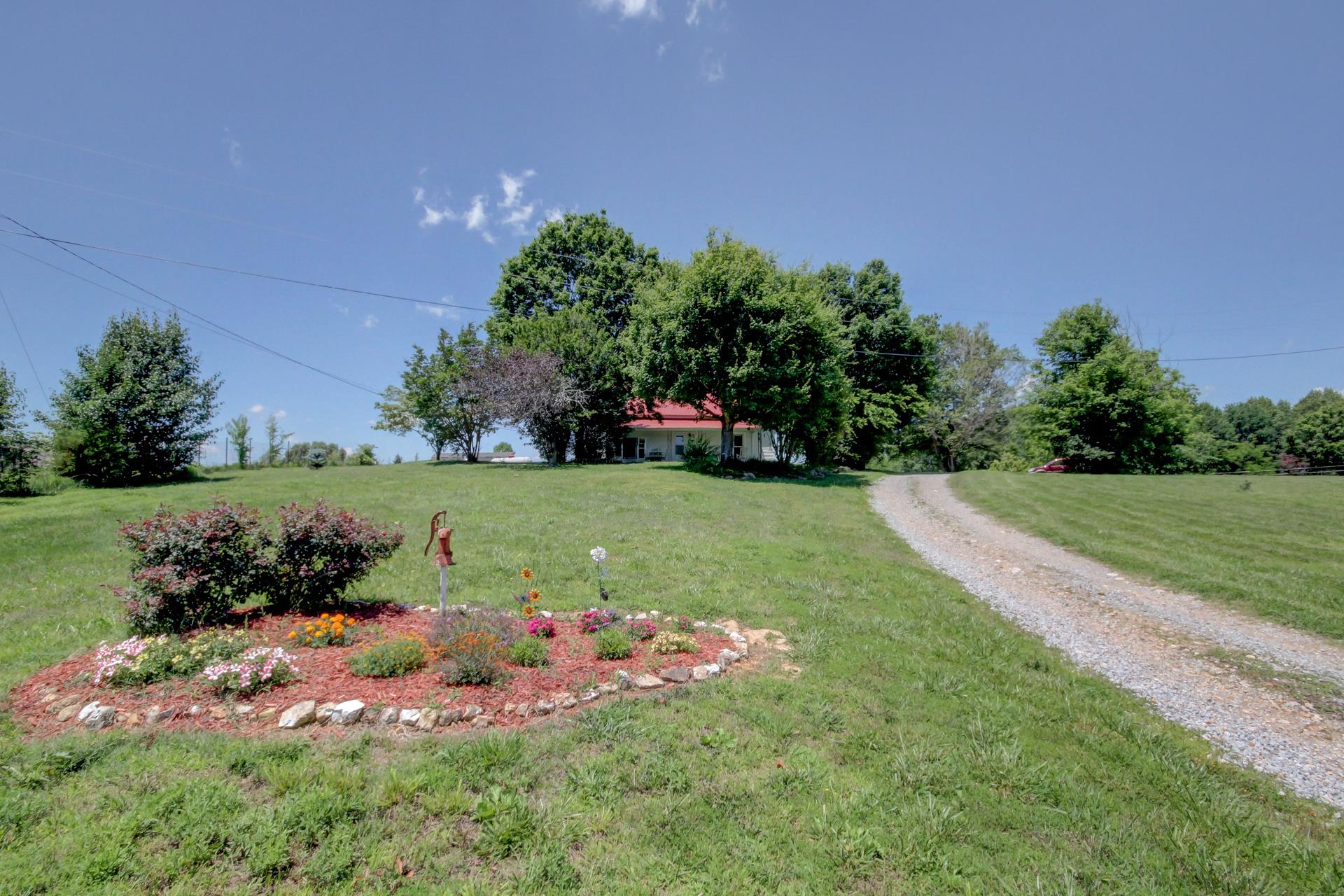 2759 Jarrell Ridge Road Clarksville, TN 37043 - Photo 1 of 28 Gallery Image 1
