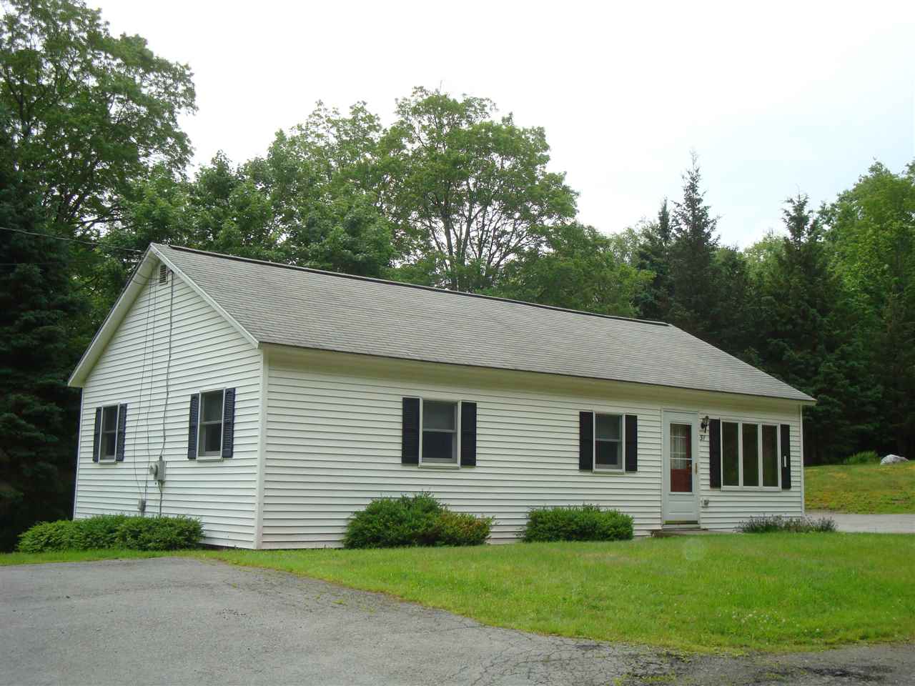 31 Frost Road Putney, VT 05346 - Photo 1 of 25