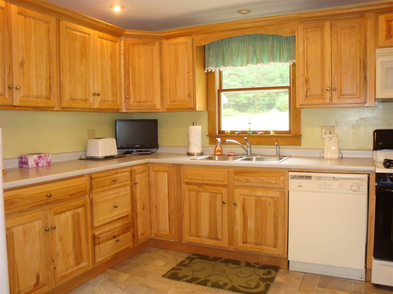 31 Frost Road Putney, VT 05346 - Photo 11 of 25