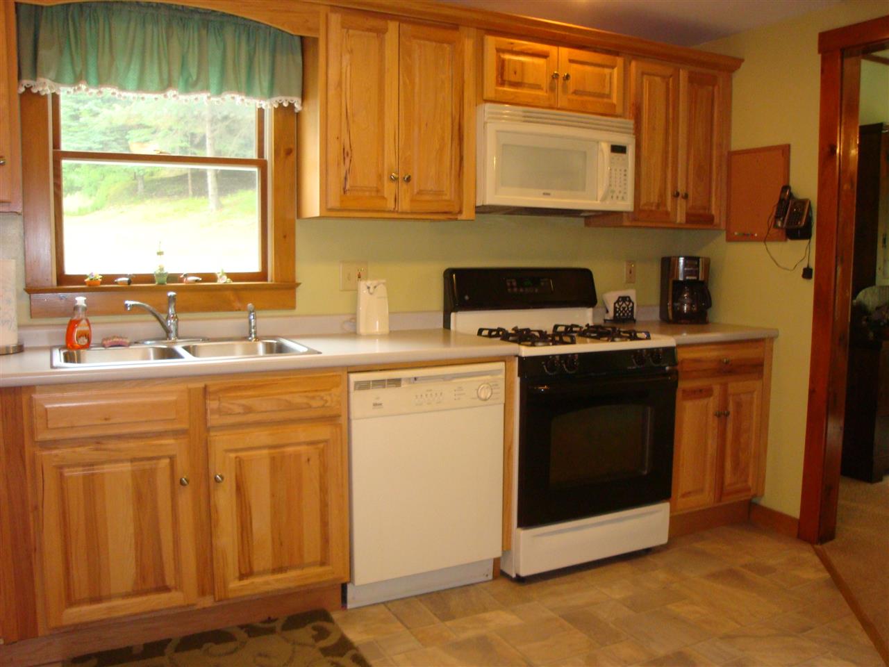 31 Frost Road Putney, VT 05346 - Photo 12 of 25
