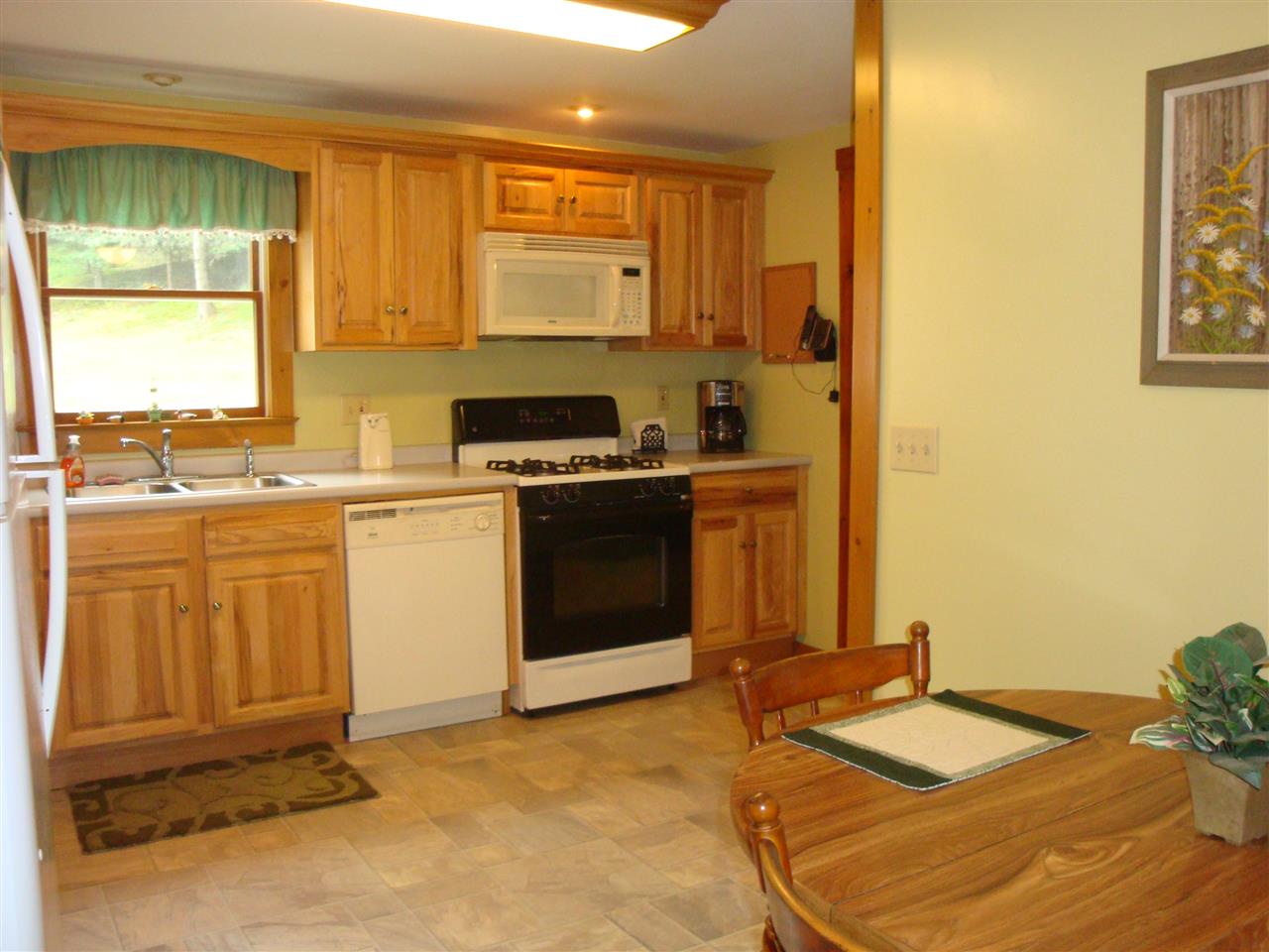 31 Frost Road Putney, VT 05346 - Photo 8 of 25