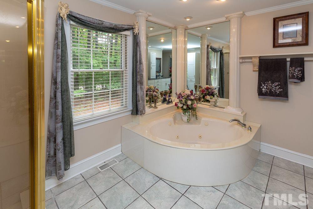 2400 Sunnystone Way Raleigh, NC 27613 - Photo 20 of 29
