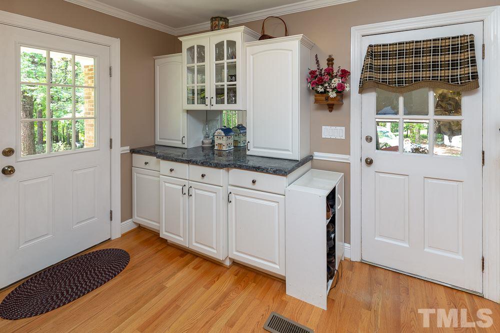 2400 Sunnystone Way Raleigh, NC 27613 - Photo 10 of 29