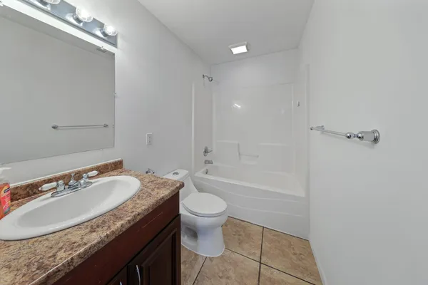 $1,000 | 357 South Greenwich Street, Unit 6, Valparaiso, IN 46383