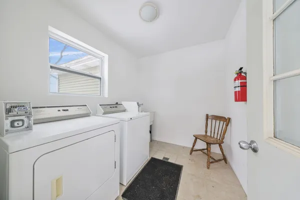 $1,000 | 357 South Greenwich Street, Unit 6, Valparaiso, IN 46383