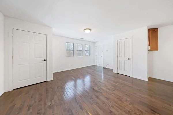 $1,000 | 357 South Greenwich Street, Unit 6, Valparaiso, IN 46383