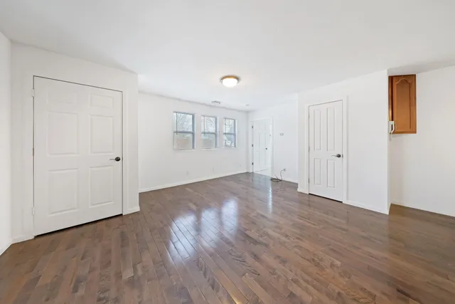 $1,050 | 357 South Greenwich Street, Unit 6, Valparaiso, IN 46383