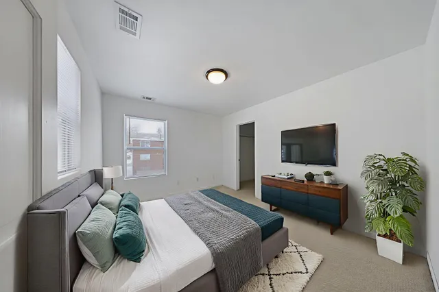 $1,050 | 357 South Greenwich Street, Unit 6, Valparaiso, IN 46383