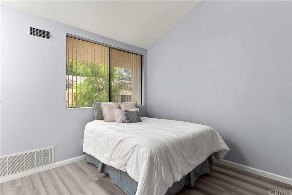 90 Lakepines Irvine, CA 92620 - Photo 6 of 12