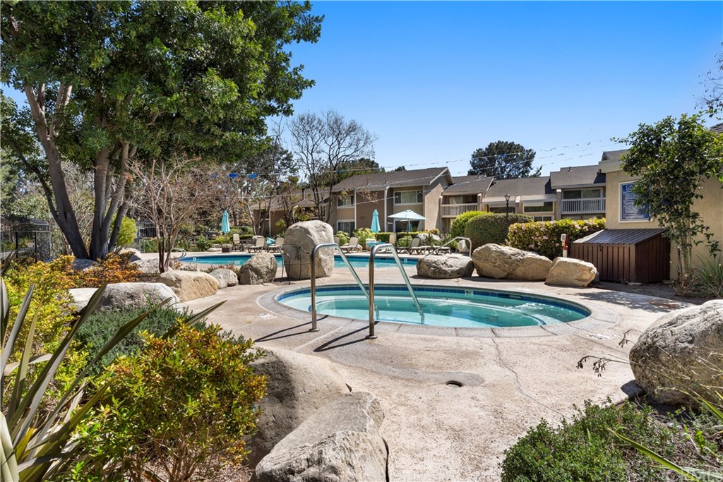 90 Lakepines Irvine, CA 92620 - Photo 10 of 12