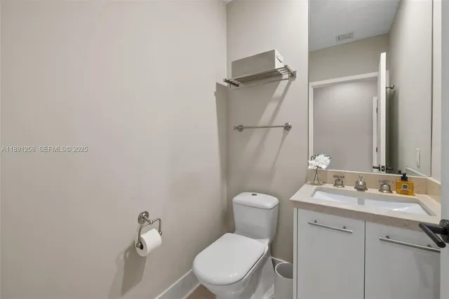 $6,850 | 6799 Collins Avenue, Unit 209, Miami Beach, FL 33141