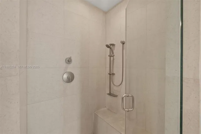 $6,850 | 6799 Collins Avenue, Unit 209, Miami Beach, FL 33141