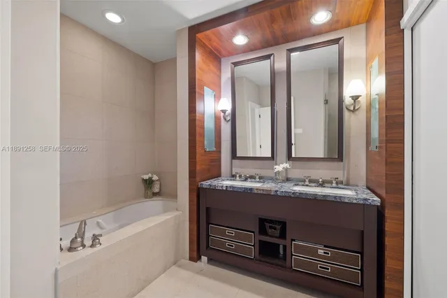 $6,850 | 6799 Collins Avenue, Unit 209, Miami Beach, FL 33141