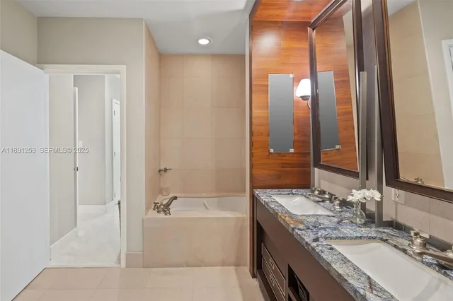 $6,850 | 6799 Collins Avenue, Unit 209, Miami Beach, FL 33141