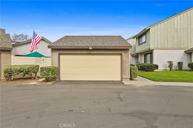 $679,900 | 1331 West Cerritos Avenue, Unit 26, Anaheim, CA 92802